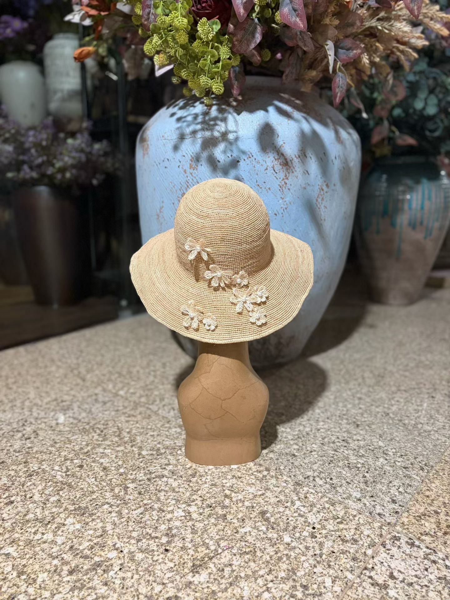 ROLLABLE, Natural Raffia Hat with Floral Pearl Design